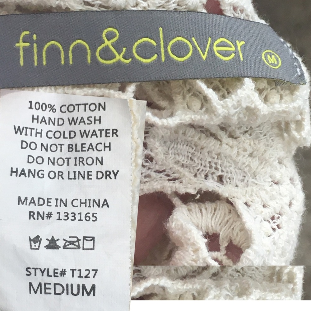 Anthro Finn & Clover Crochet 3/4 Sleeve Cotton Scallops Tassels Top size Medium - Picture 15 of 16